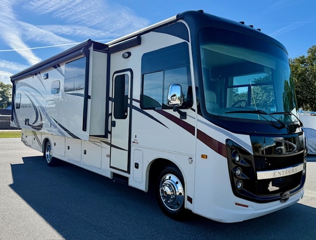 2020 Entegra Vision XL 34G  - Vin/Serial Number: :  Florida RV Brokers