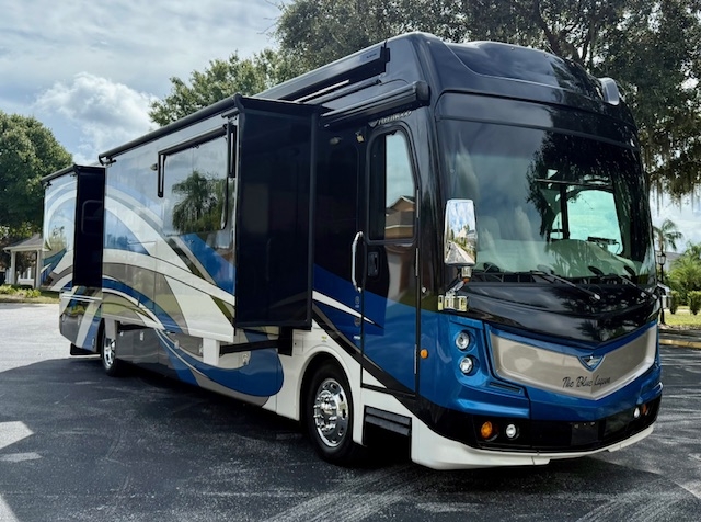 2017 Fleetwood Discovery LXE 40  - Vin/Serial Number: :  Florida RV Brokers